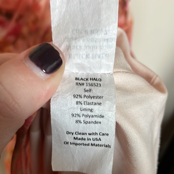 Black Halo Kobe Ruched Floral-Print Jewel Neckline Sleveless Bodycon Dress - Picture 7 of 10